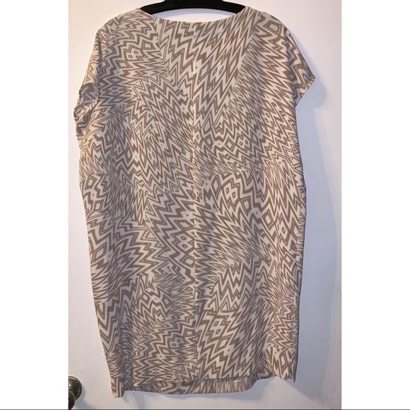 MAGGY LONDON V Neck Dolman Sleeve Dress - Picture 6 of 6